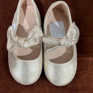 Elegant Gold Kids Shoes with Bow size 24 toddler girl